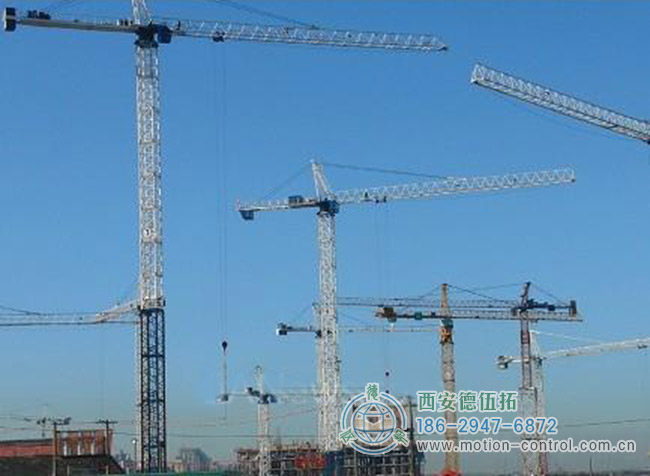圖2:配有多臺(tái)起重機(jī)的大型施工現(xiàn)場(chǎng)。碰撞保護(hù)系統(tǒng)有助于防止事故發(fā)生。 圖2:配有多臺(tái)起重機(jī)的大型施工現(xiàn)場(chǎng)。碰撞保護(hù)系統(tǒng)有助于防止事故發(fā)生。